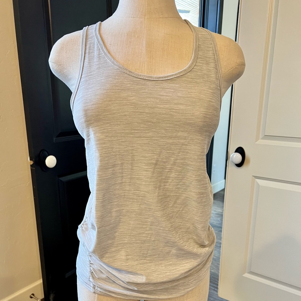 NWOT Light gray maternity active tank (Size Small)